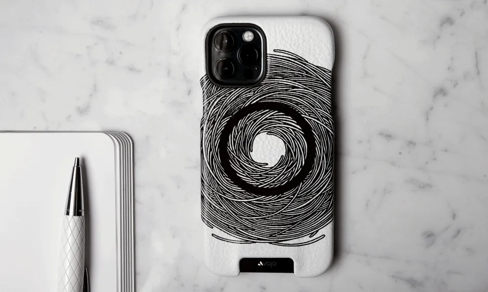Around iPhone 12 Pro leather case with MagSafe
