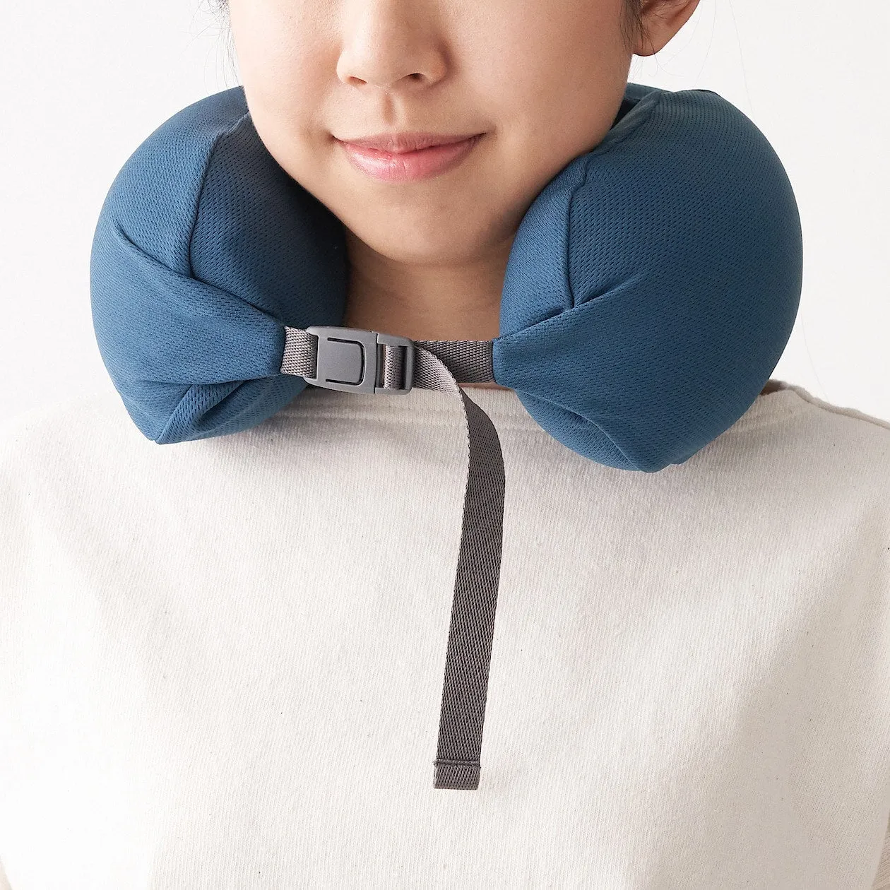 Fitting Neck Cushion - Curved