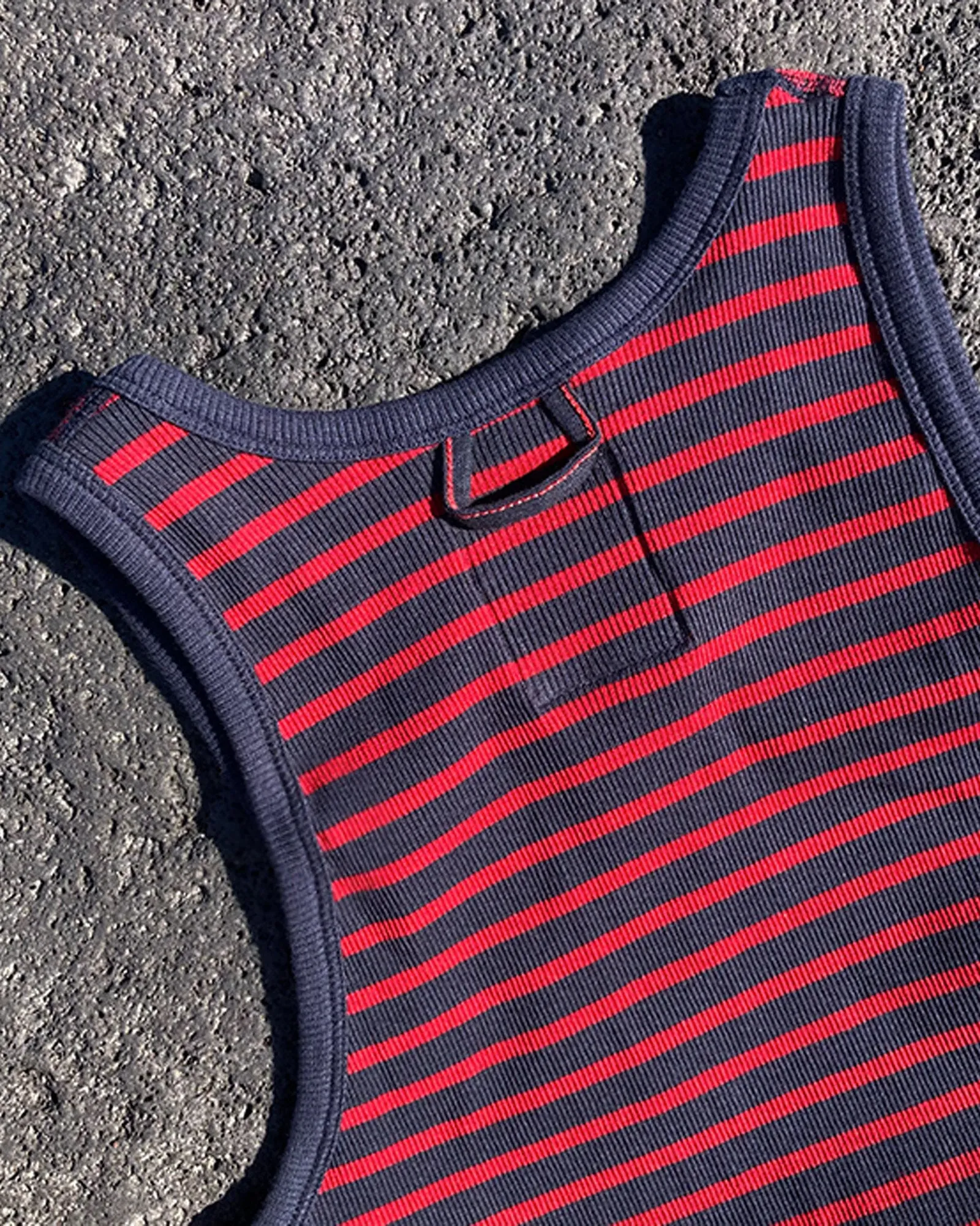 Hemen Biarritz Gari Breton Stripe Ribbed Tank Top - Deep Marine / Red