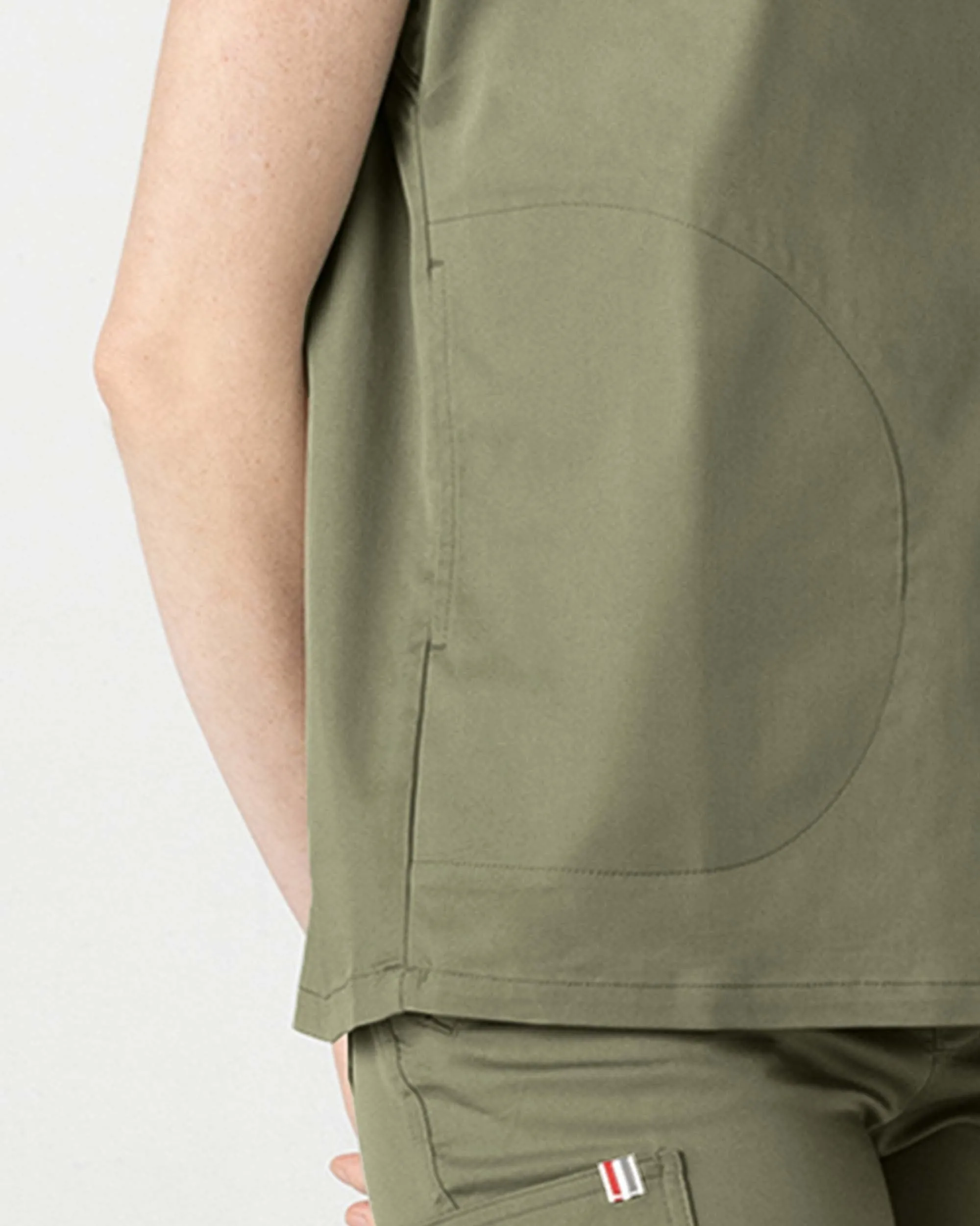 TENCEL™ Capri‎ ‎ Collared Scrub Top
