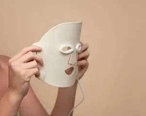 The JTAV Glow-Pro LED Mask